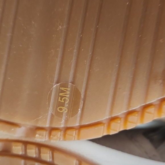 ALEX MARIE WOMEN'S CAMEL ANKLE BOOTS. SIZE 9.5 - Picture 8 of 11